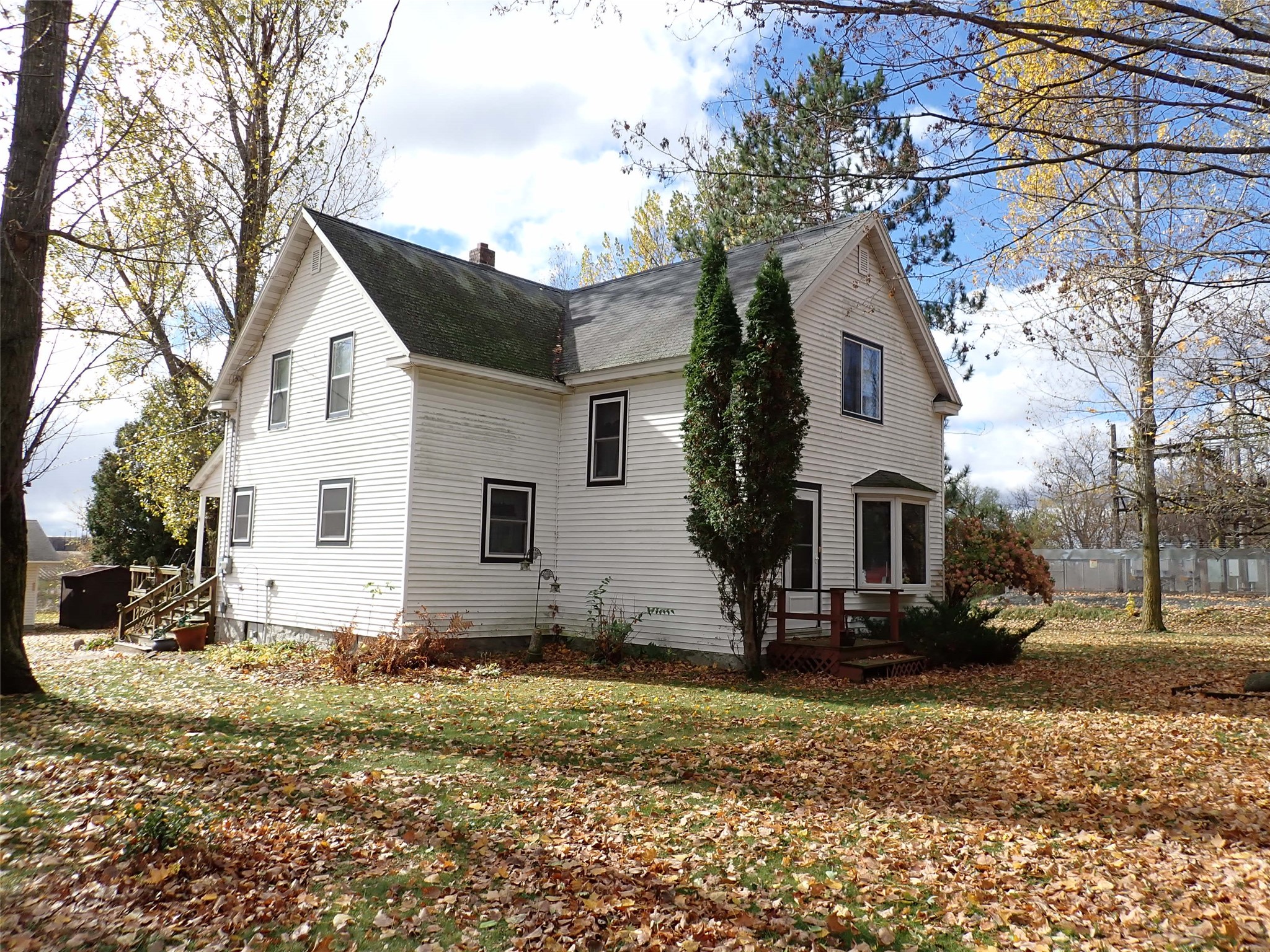 214 Logan Avenue E Property Photo 2
