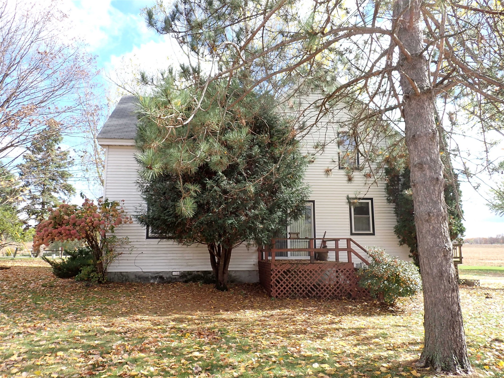 214 Logan Avenue E Property Photo 17