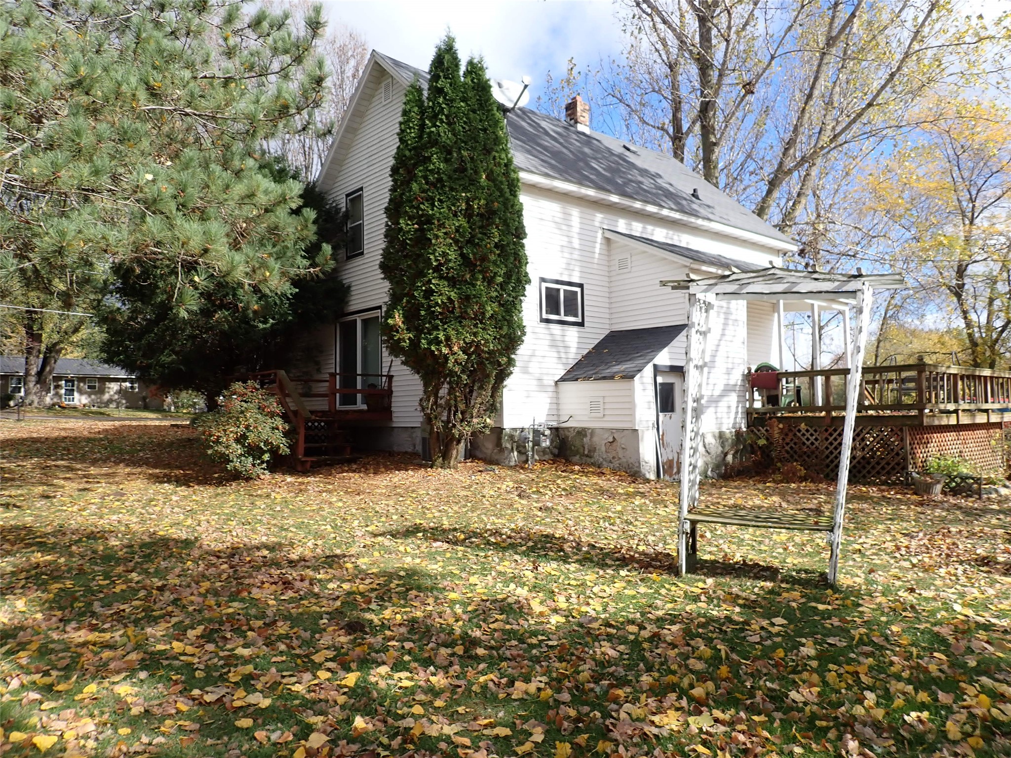 214 Logan Avenue E Property Photo 18