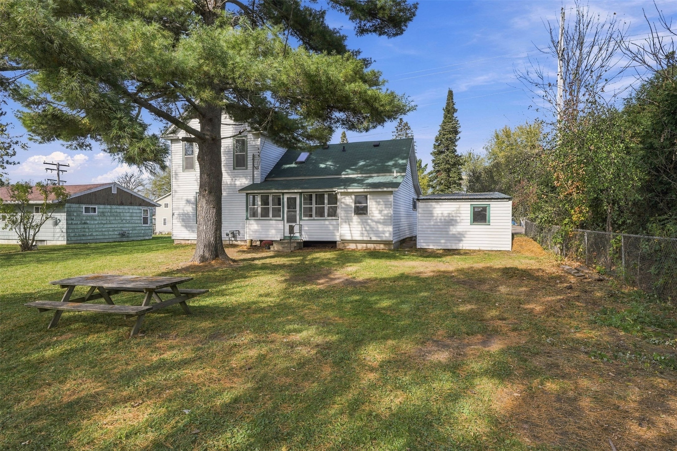 201 Pine Street Property Photo 6