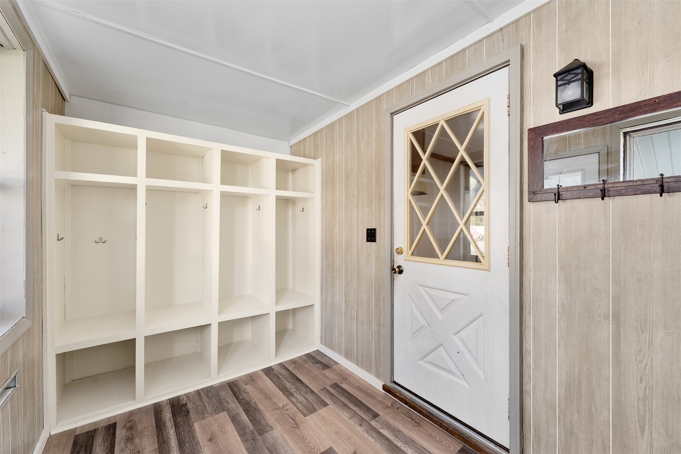 201 Pine Street Property Photo 8