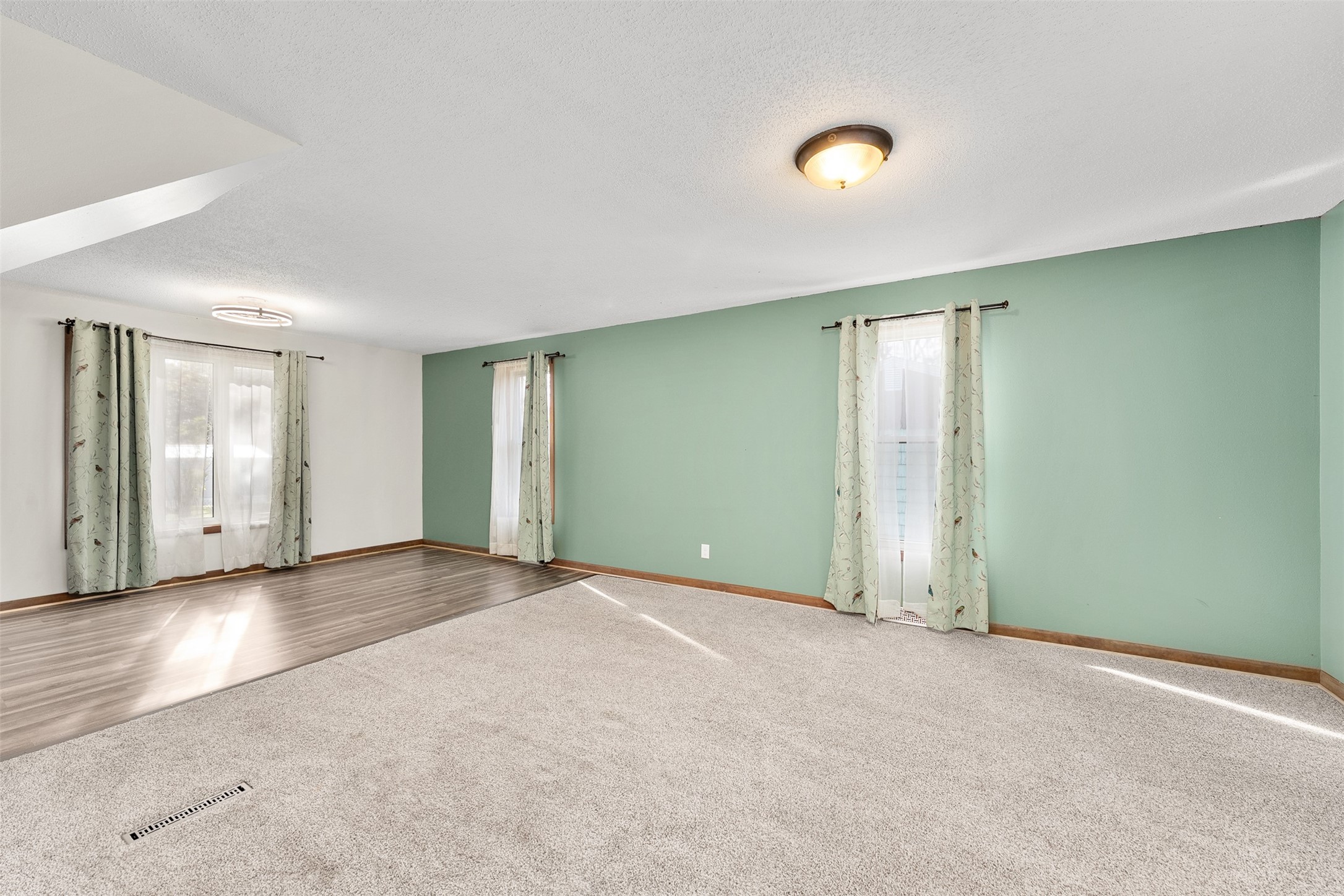 201 Pine Street Property Photo 17