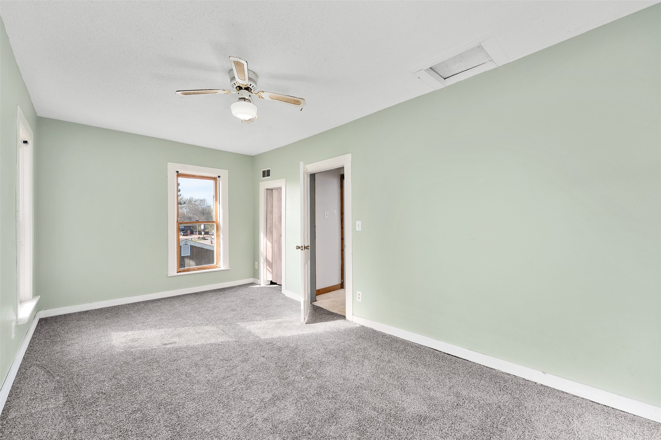 201 Pine Street Property Photo 28
