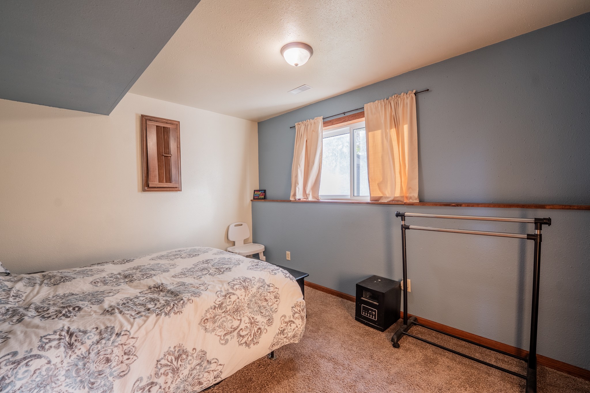 2411 Kenora Parkway Property Photo 3