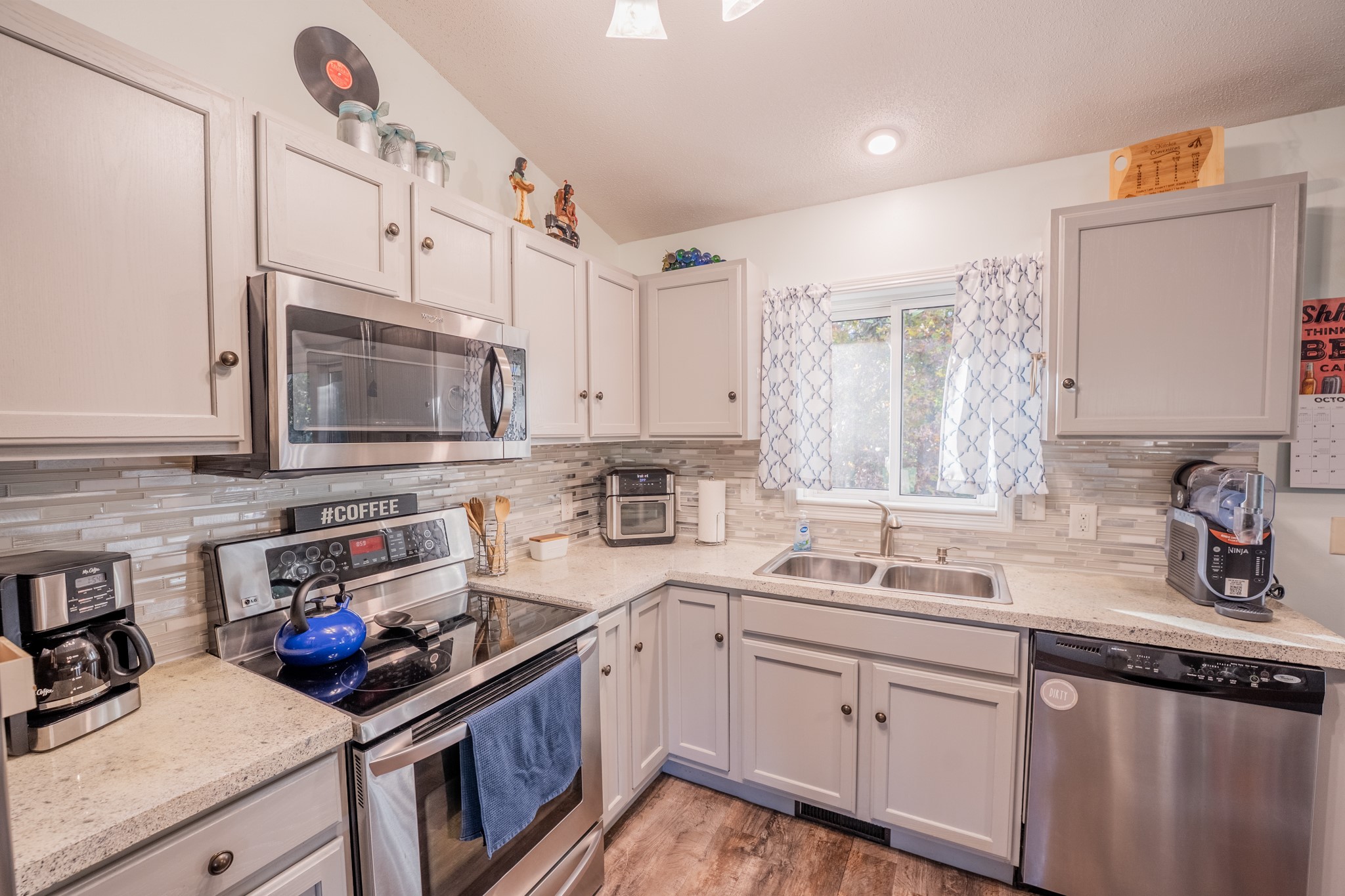 2411 Kenora Parkway Property Photo 13