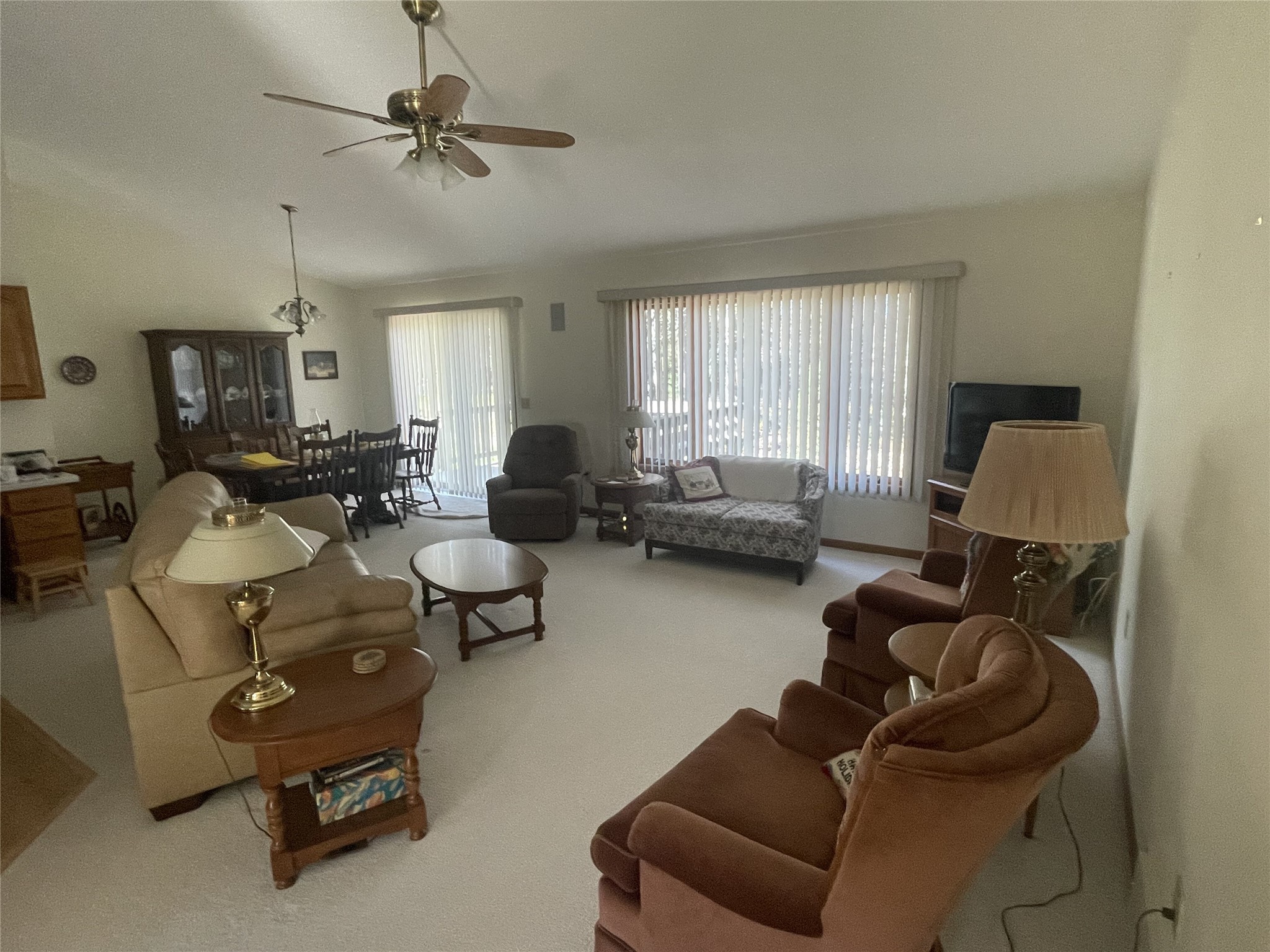 1100 S 7th Avenue Property Photo 8