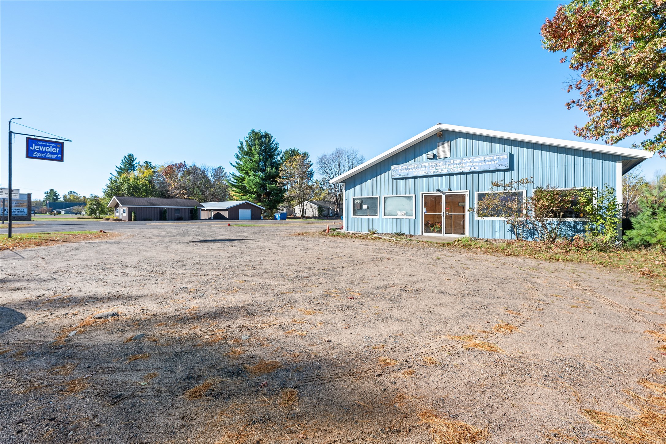 26745 N Lakeland Avenue Property Photo 4