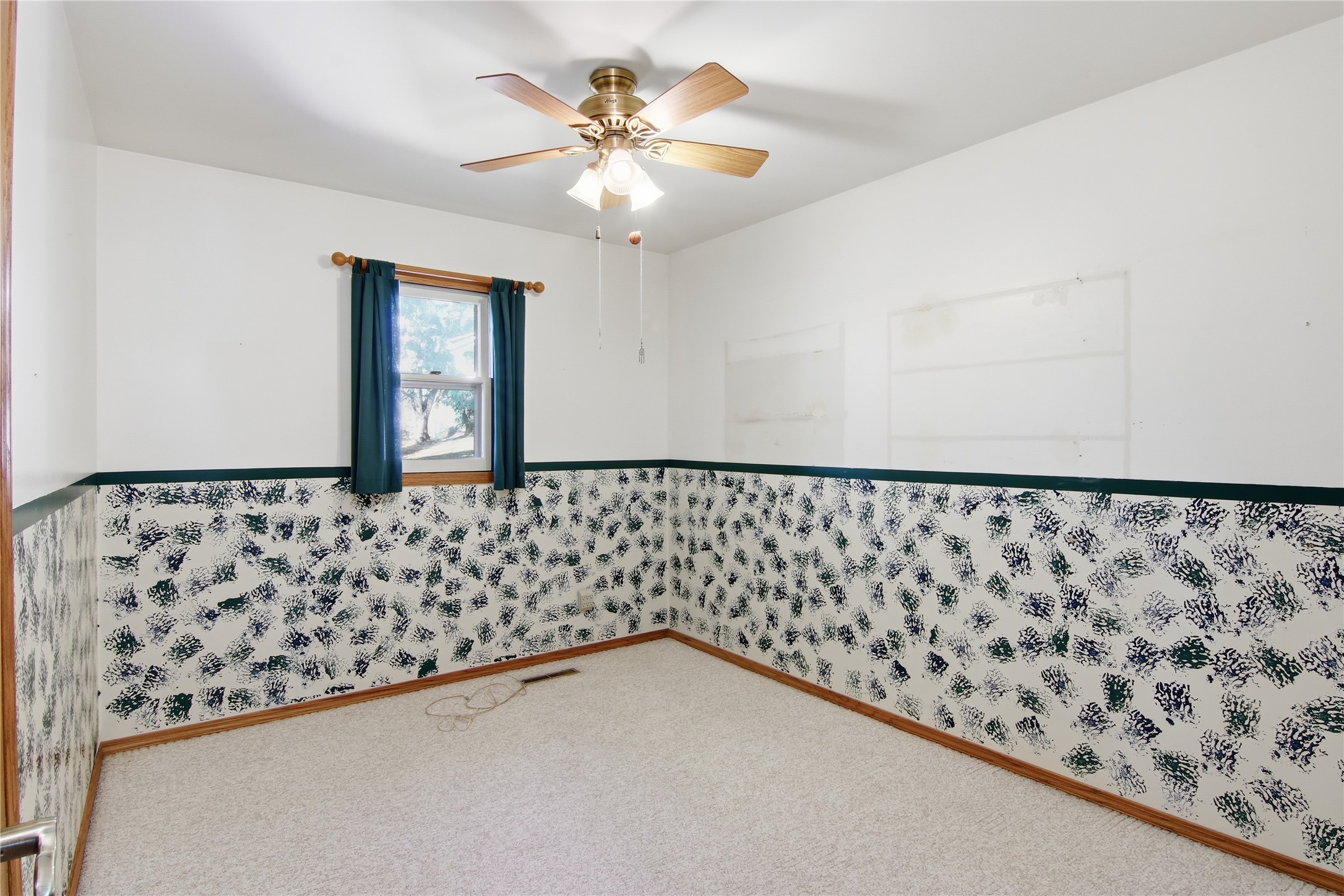 921 S Main Court Property Photo 16