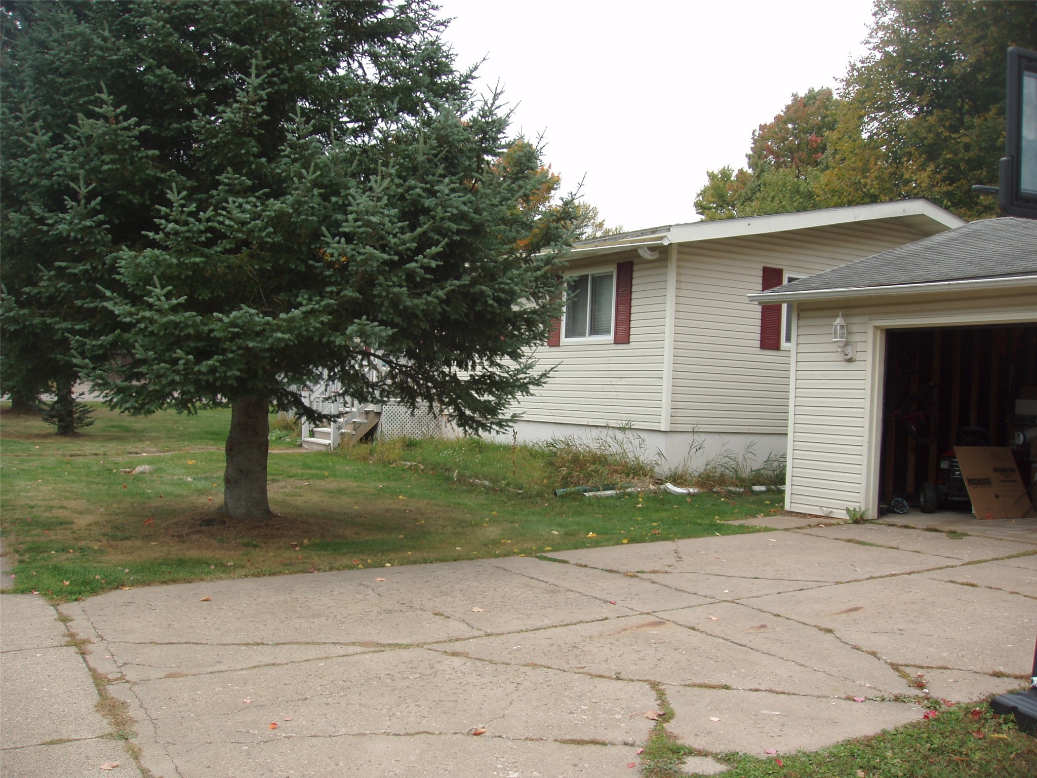 118 9th Street N Property Photo 2