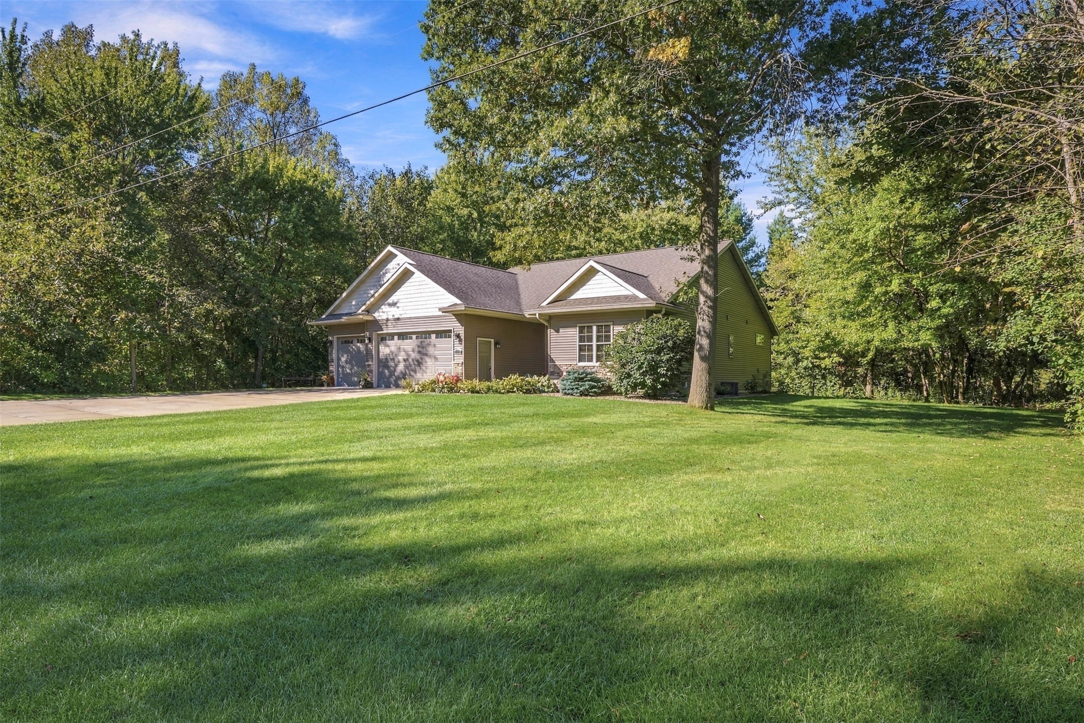 1904 Deblene Lane Property Photo 4