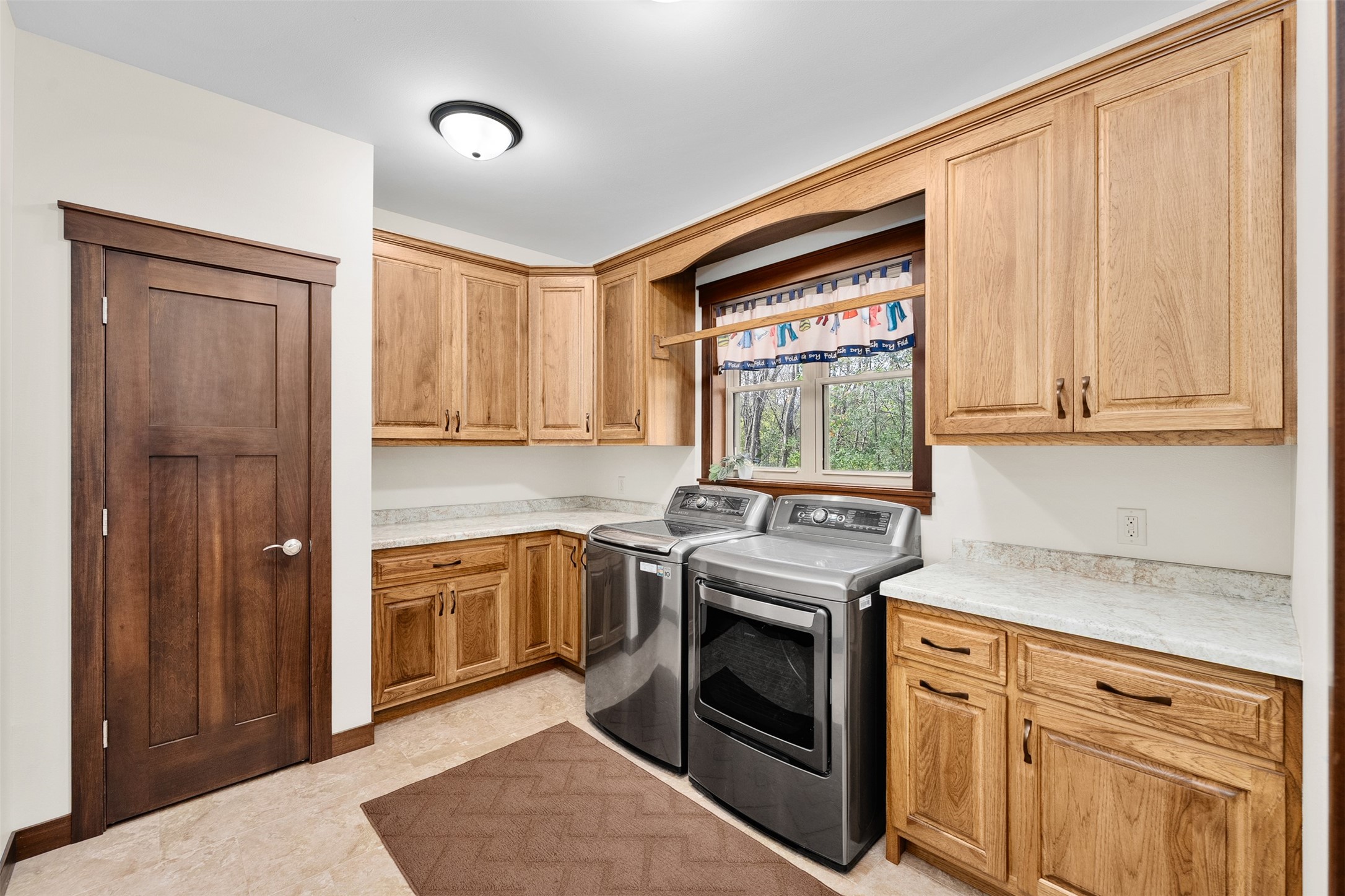 1904 Deblene Lane Property Photo 32