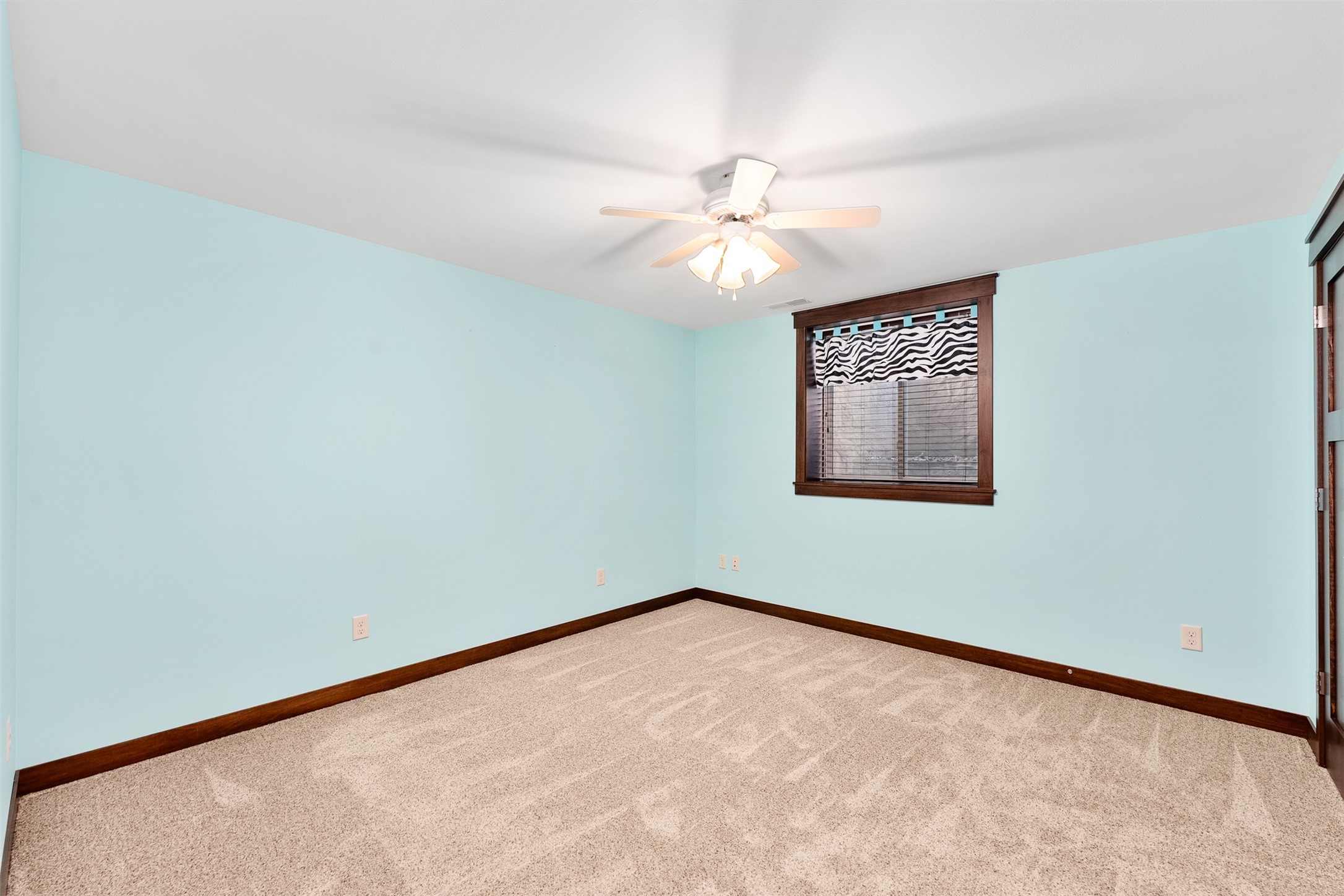 1904 Deblene Lane Property Photo 37