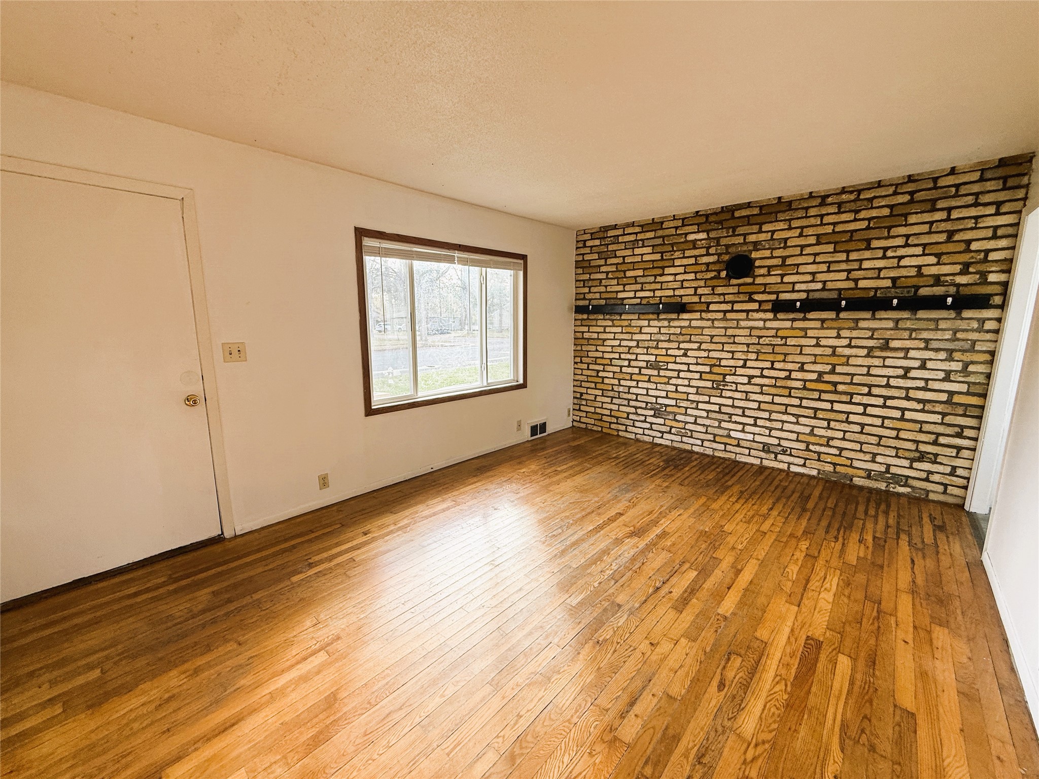 203 College Avenue Property Photo 7