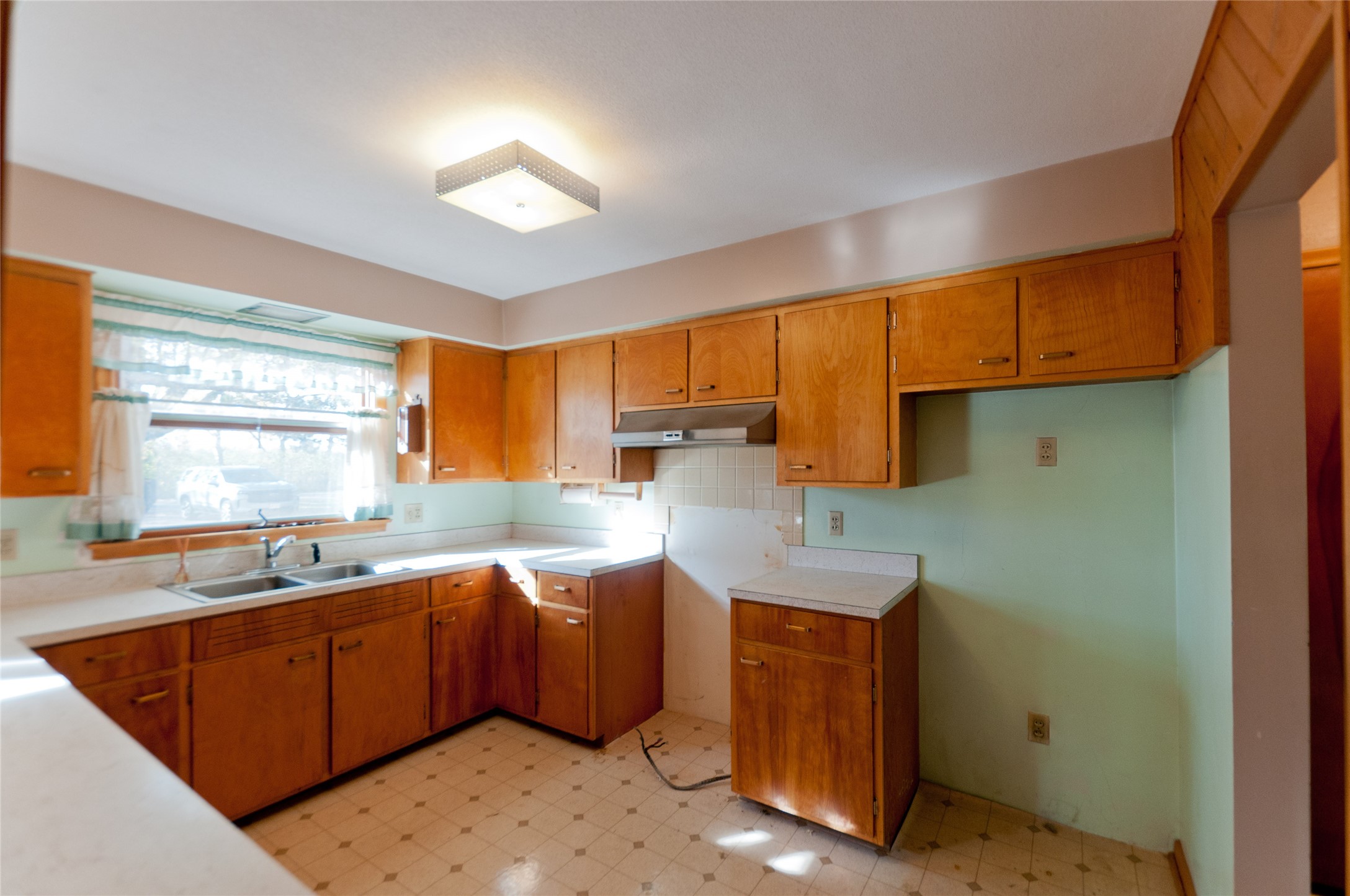 2227 20 1/2-20 1/4 Street Property Photo 13