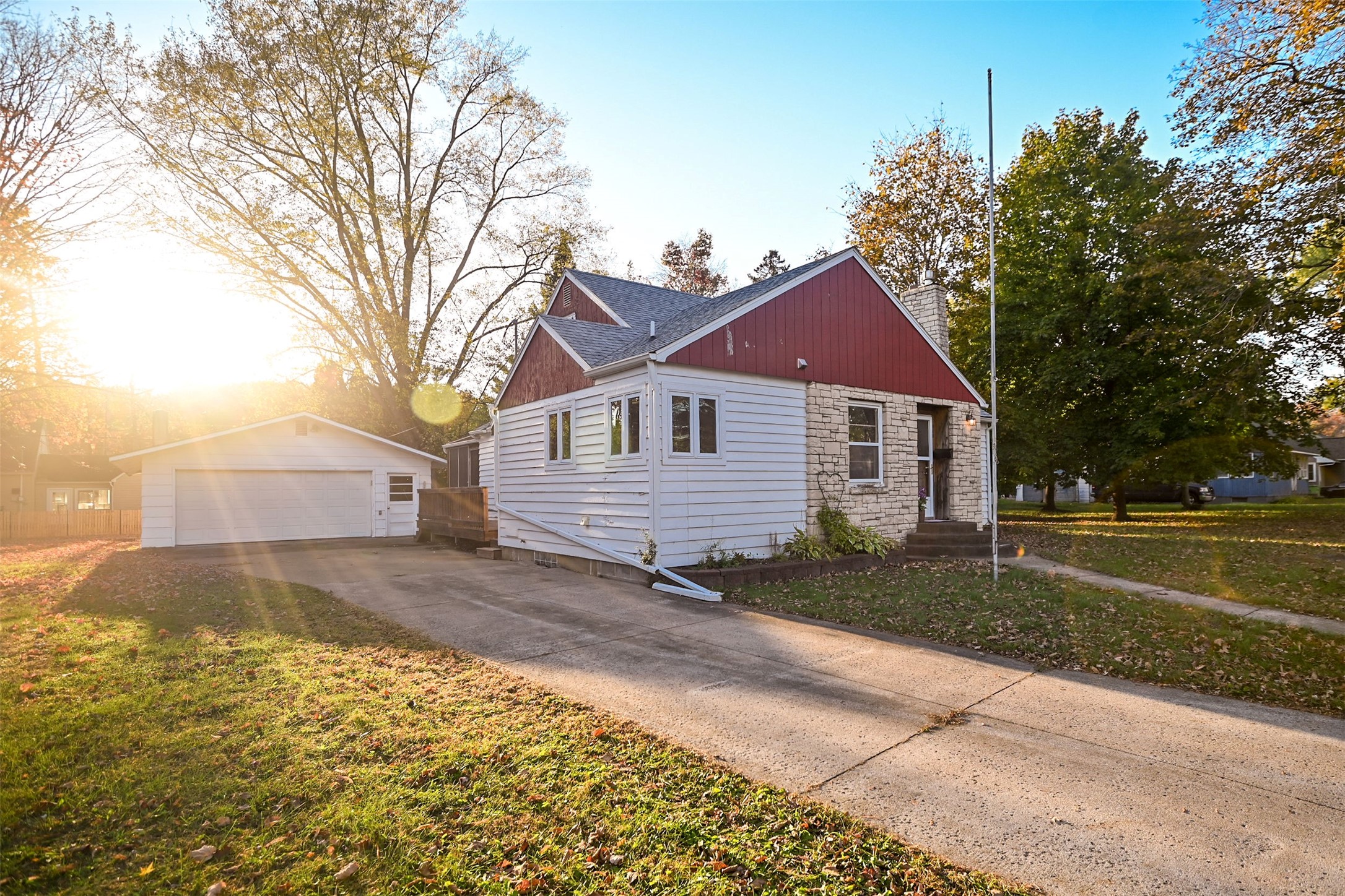 843 Hopwood Avenue Property Photo 3