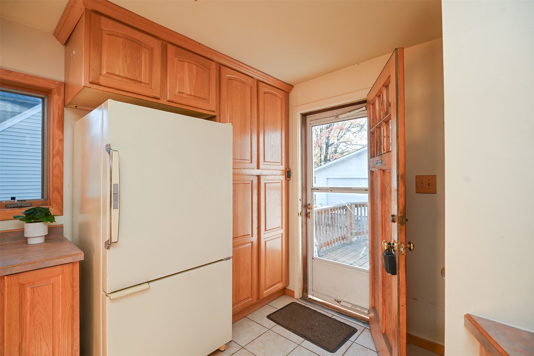 843 Hopwood Avenue Property Photo 6