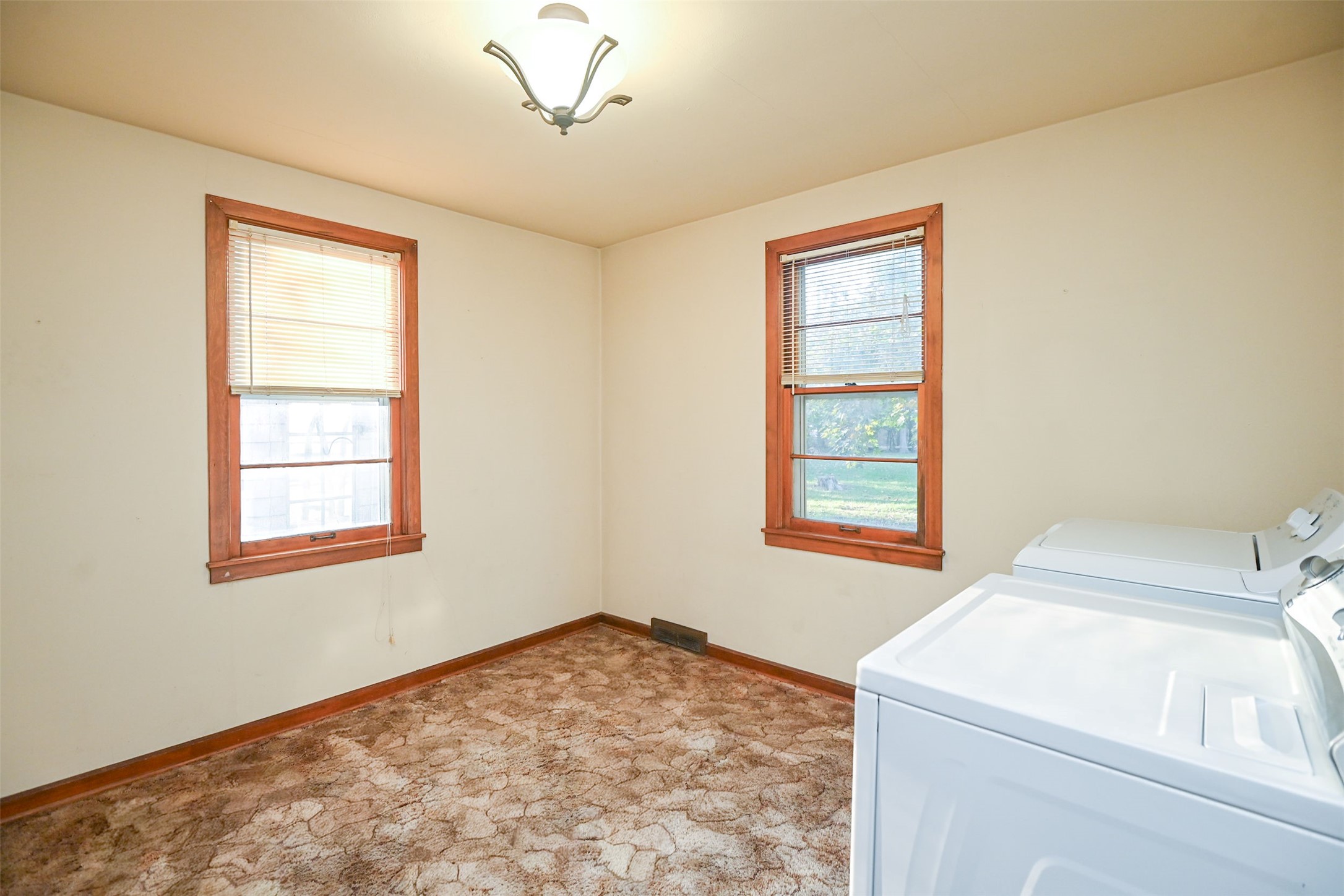 843 Hopwood Avenue Property Photo 18