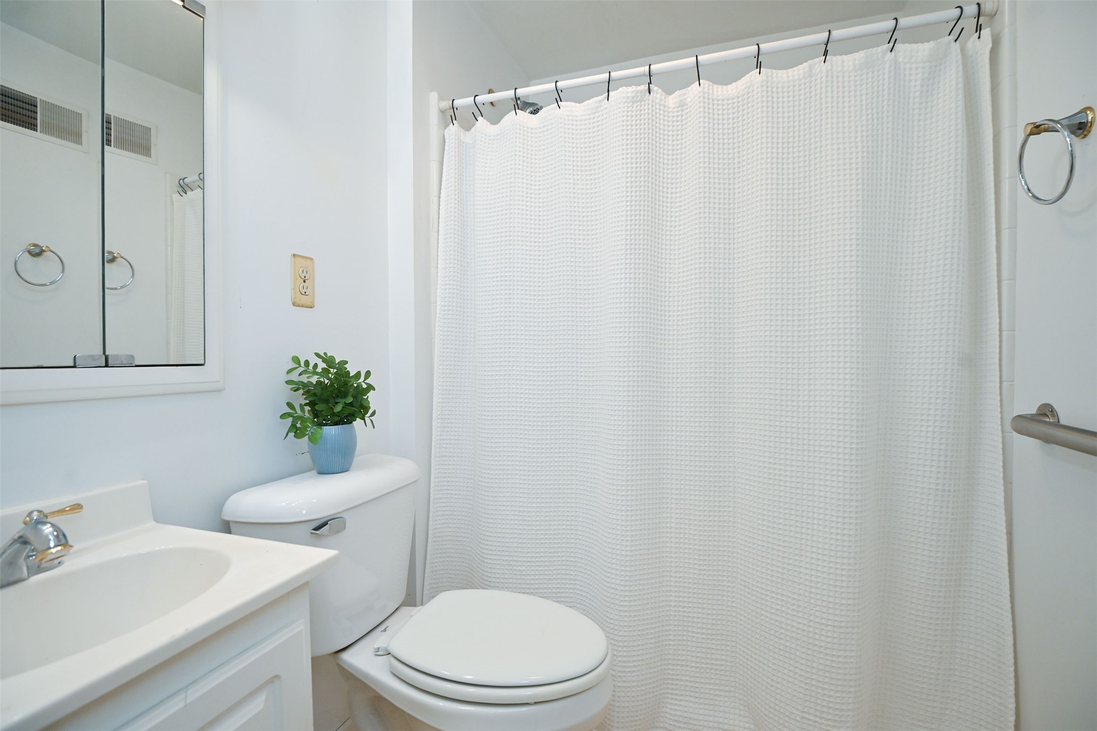843 Hopwood Avenue Property Photo 20
