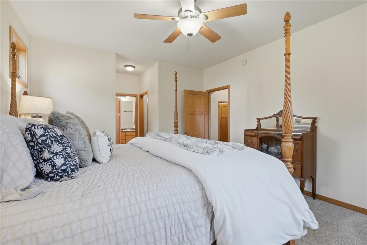 1090 W Silver Fox Drive Property Photo 13
