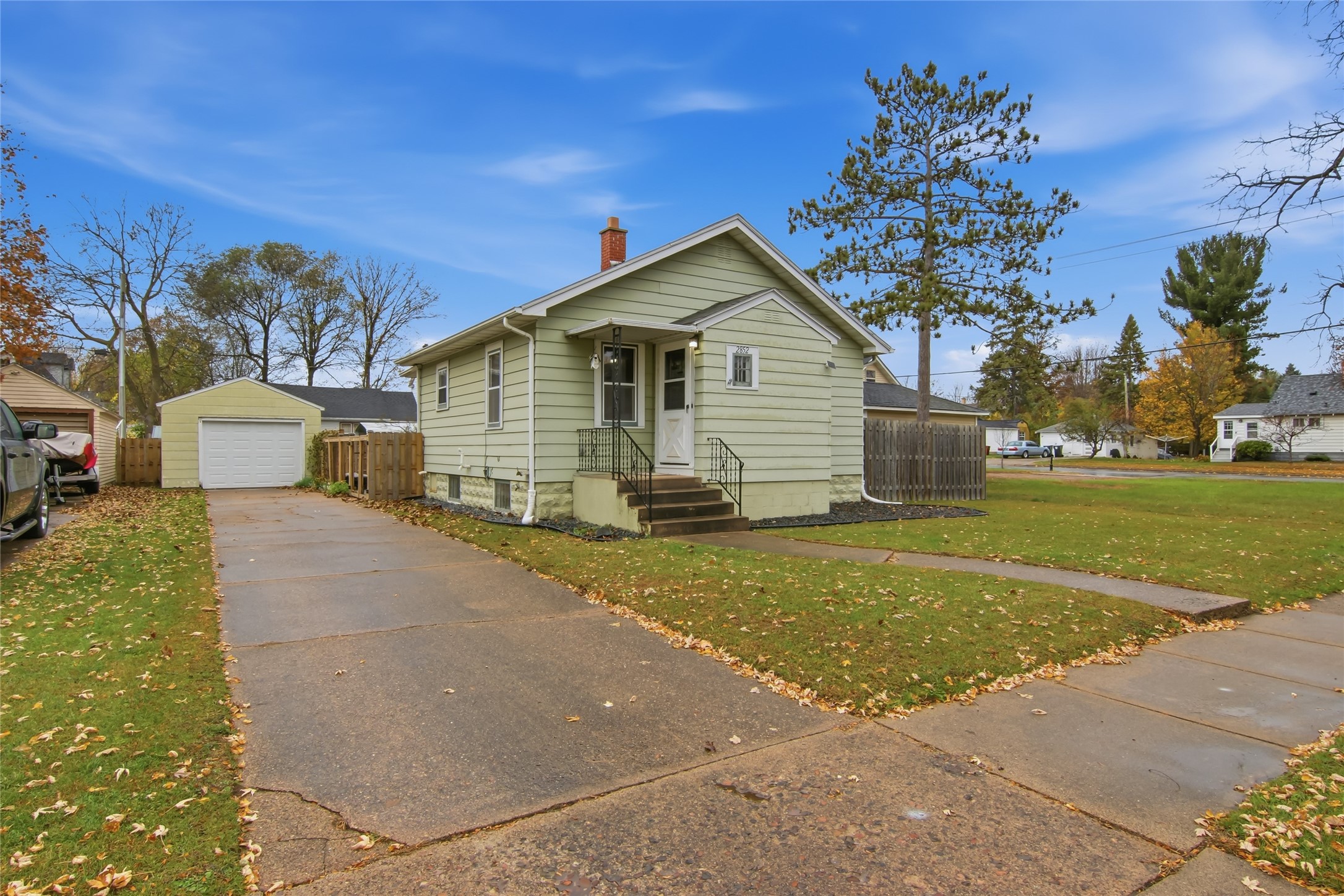 2852 5th Street Property Photo 3