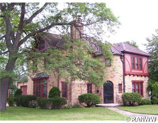 520 W Grand Avenue Property Photo 1