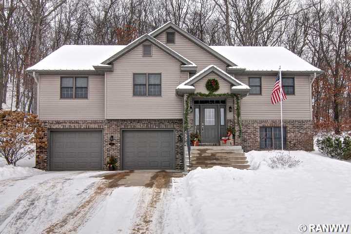 4219 Colonial Court Property Photo 1