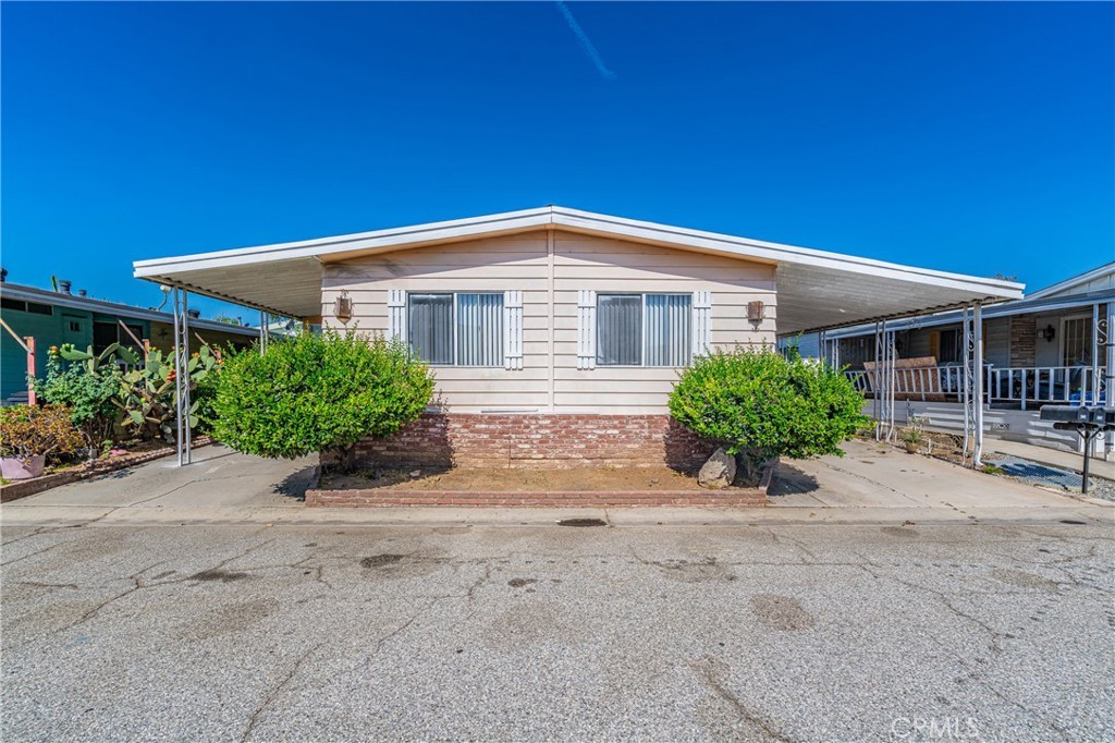 2601 E. Victoria St. #161