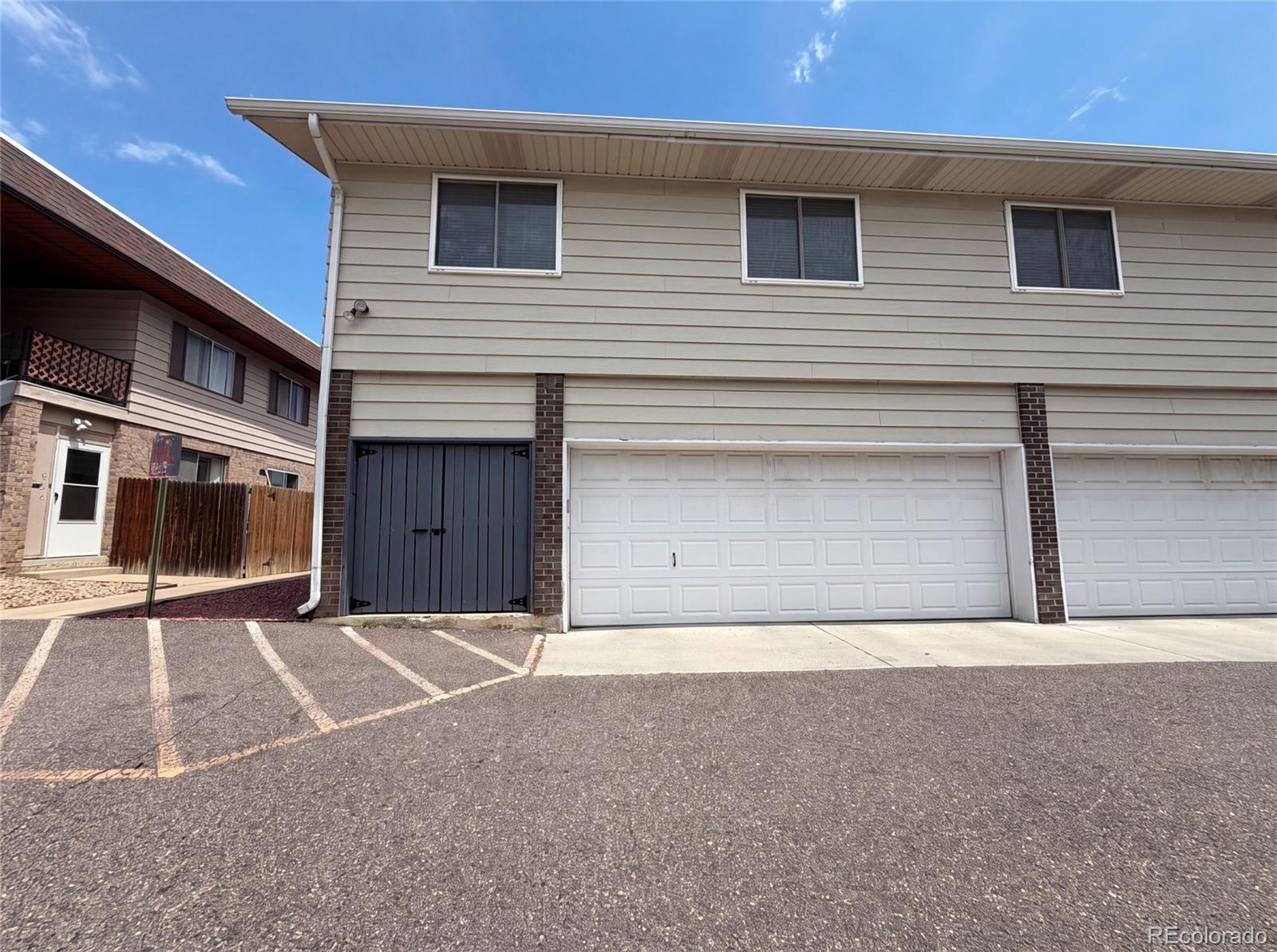 9867 Lane Street Property Photo 1