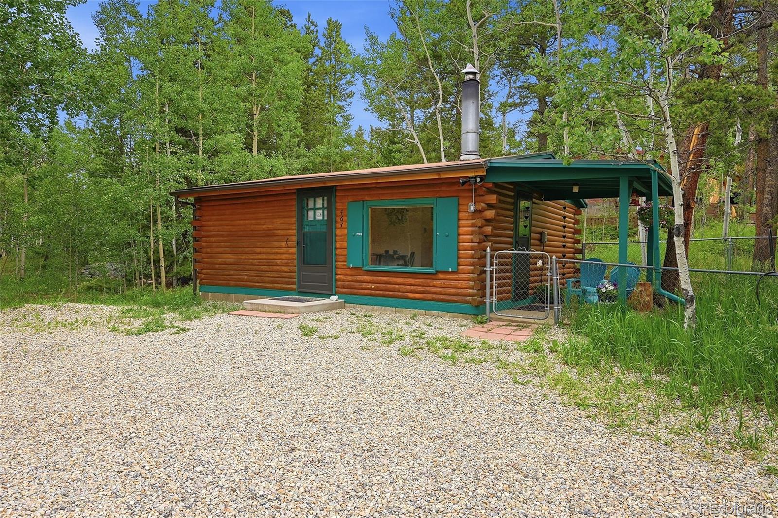 464 Long Trail Road Property Photo 1