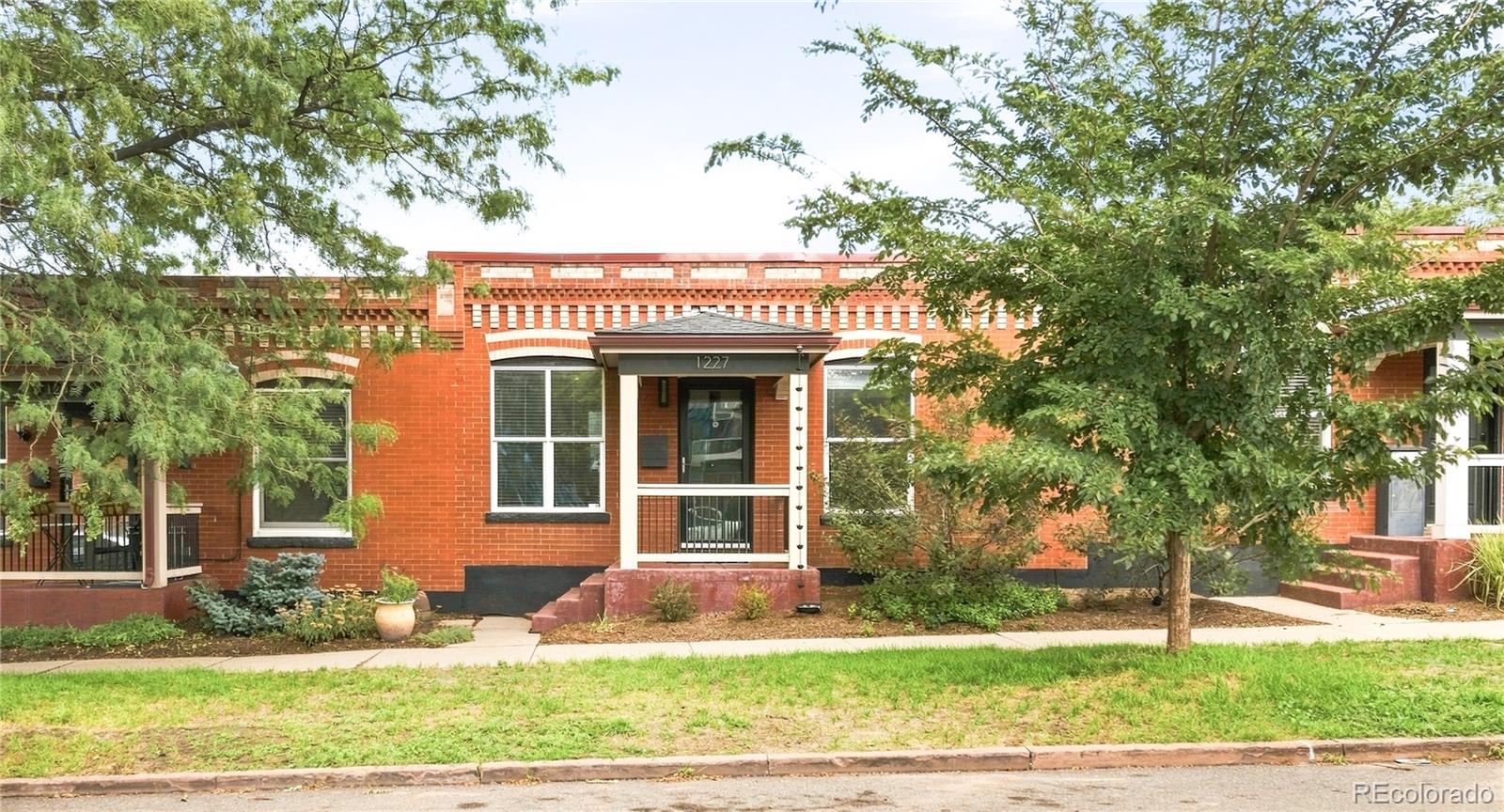 1227 31st Property Photo 1