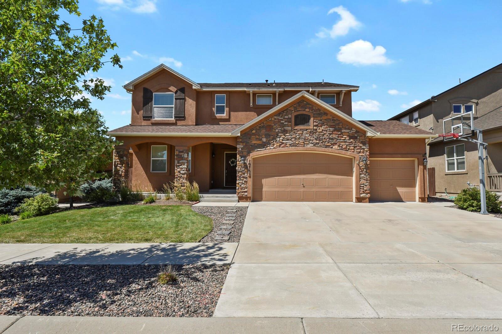 10762 Forest Creek Drive Property Photo 1