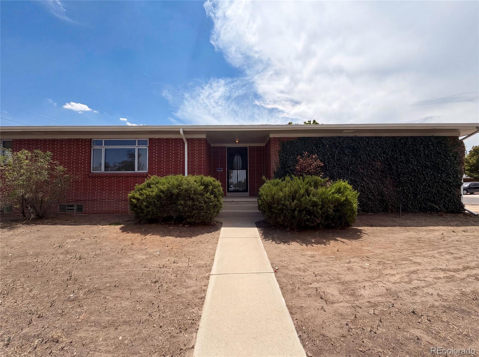 1302 E Egbert Street Property Photo 1
