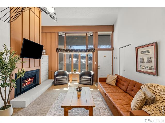 212 Property Photo 3