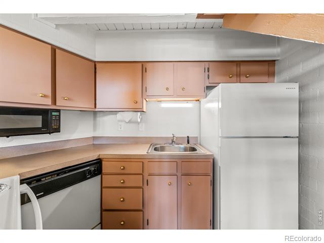 212 Property Photo 6