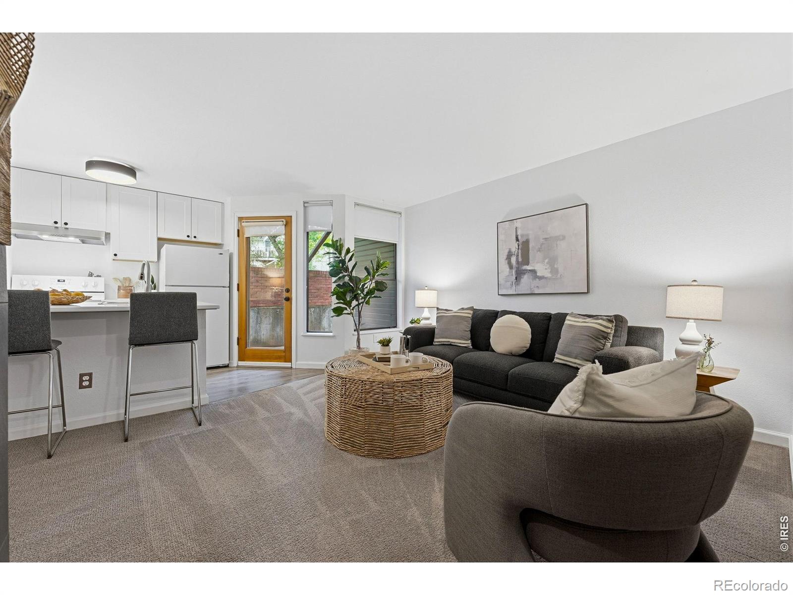 910 Portland Place Unit 2 Property Photo 1
