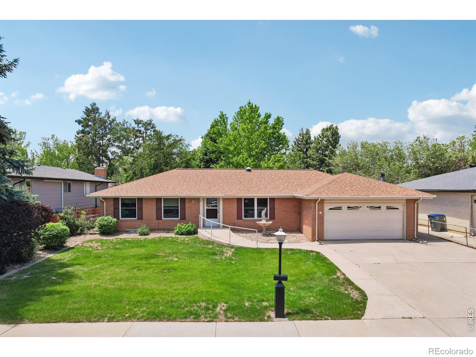 5 University Drive Property Photo 1