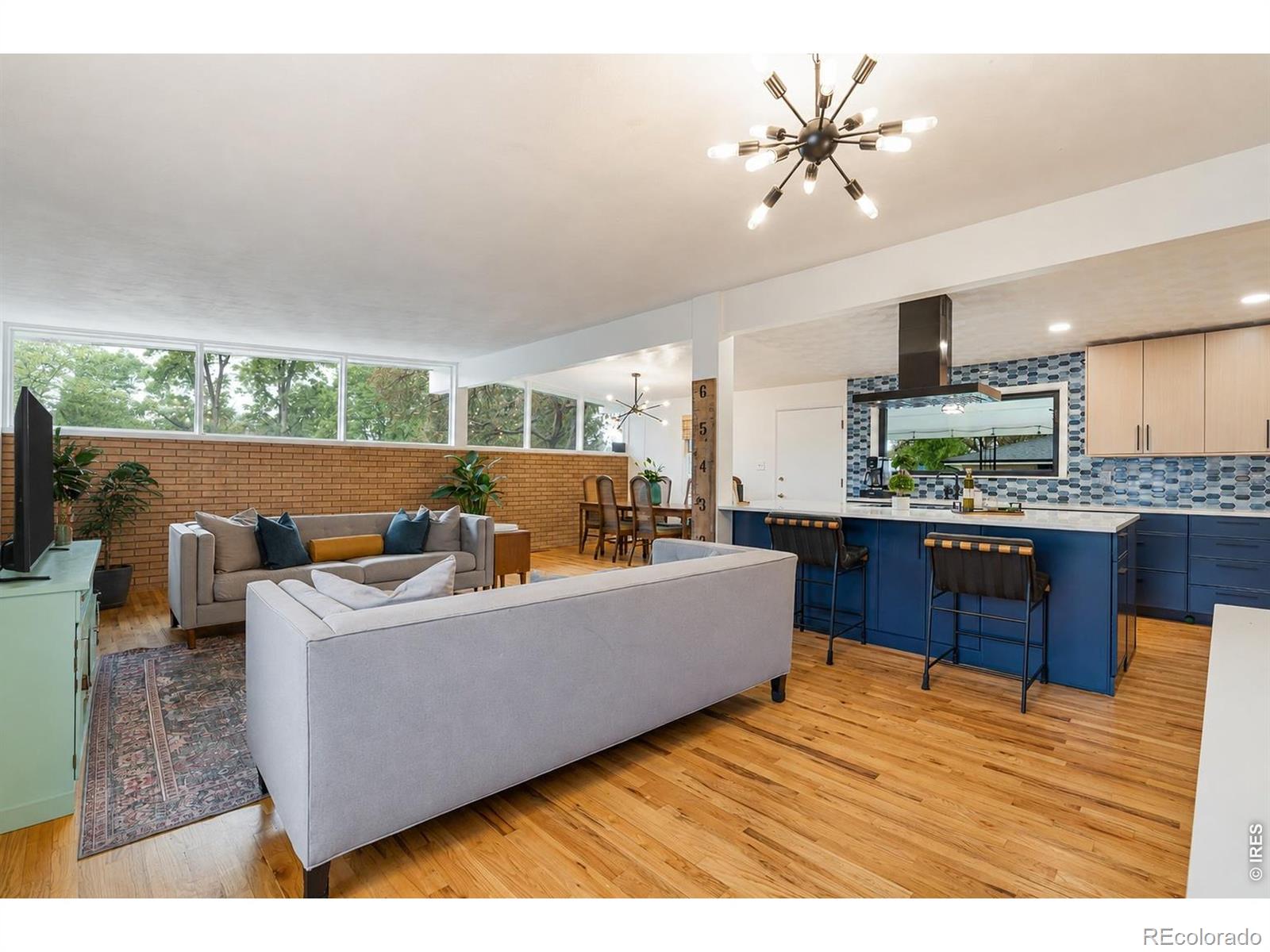 2795 E Euclid Avenue Property Photo 1