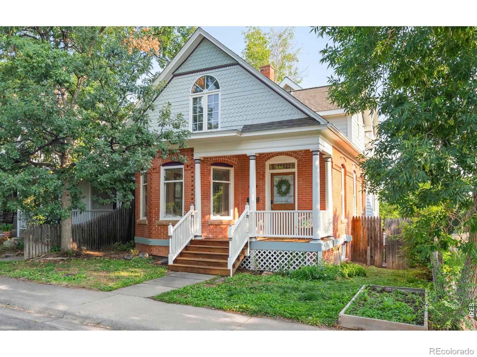 805 Dewey Avenue Property Photo 1
