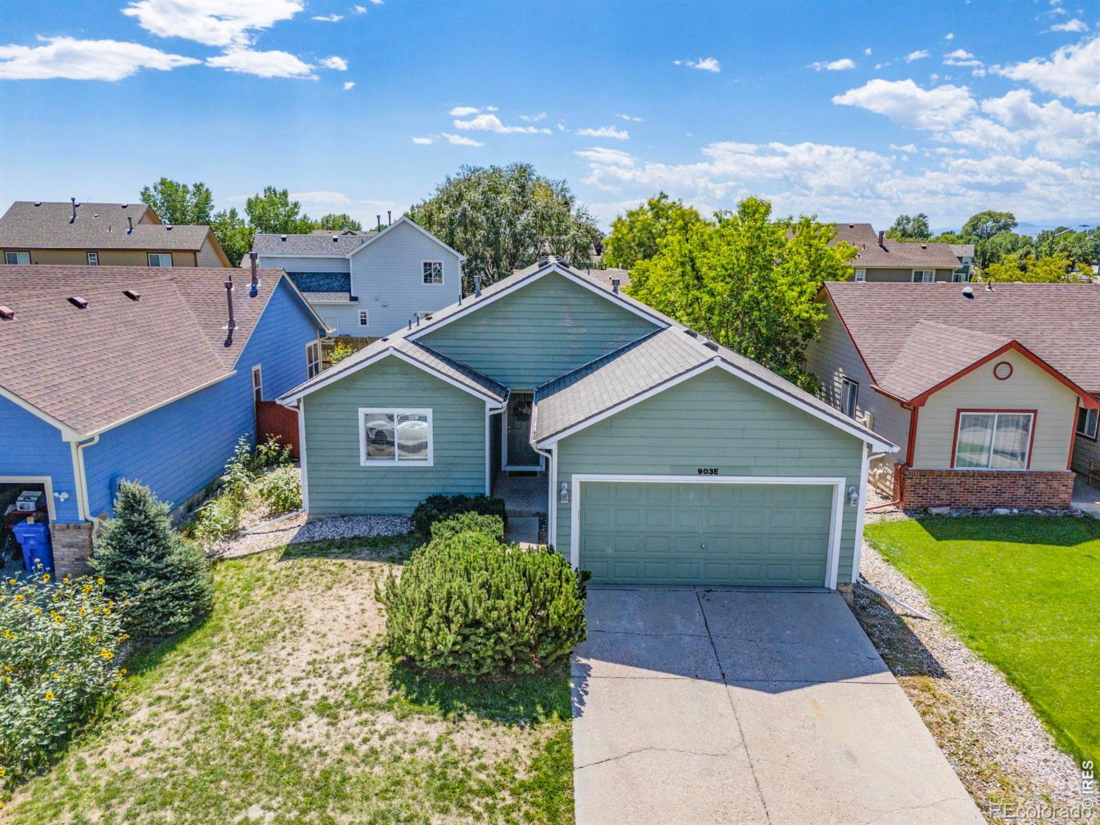 903 Waterglen Drive E Property Photo 1