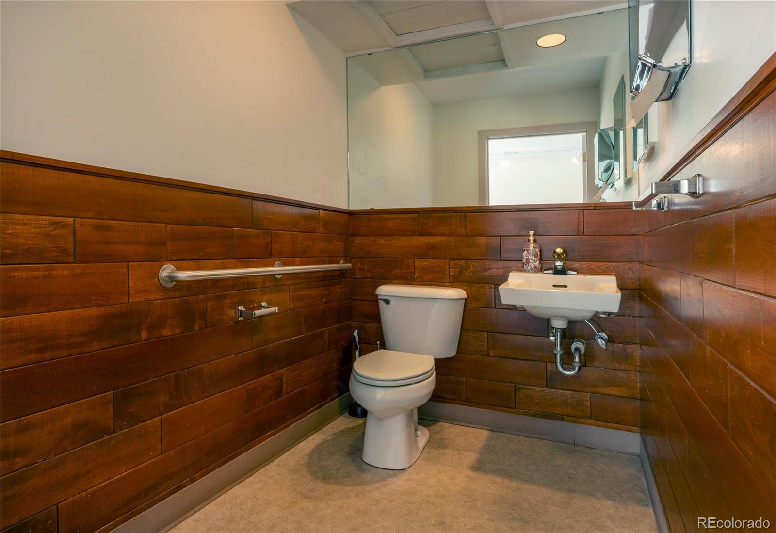 24 5th Street D,e + F Property Photo 26