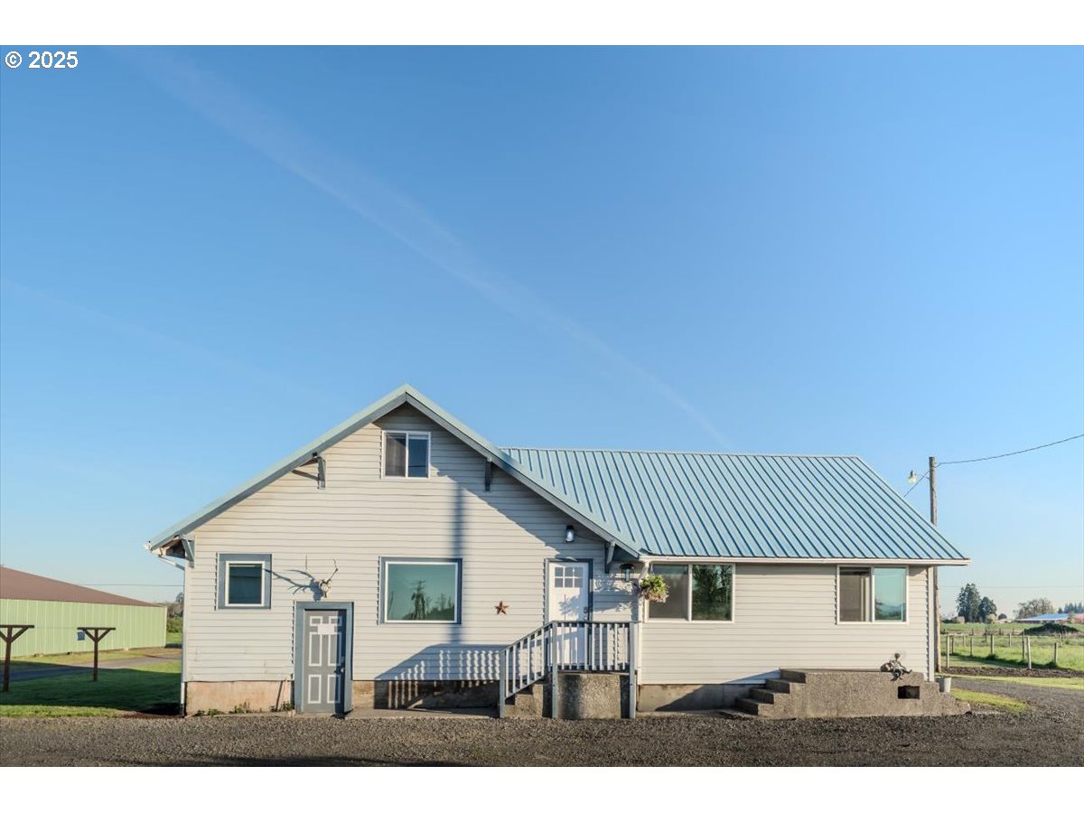 8668 Stayton Rd Se Property Photo 4