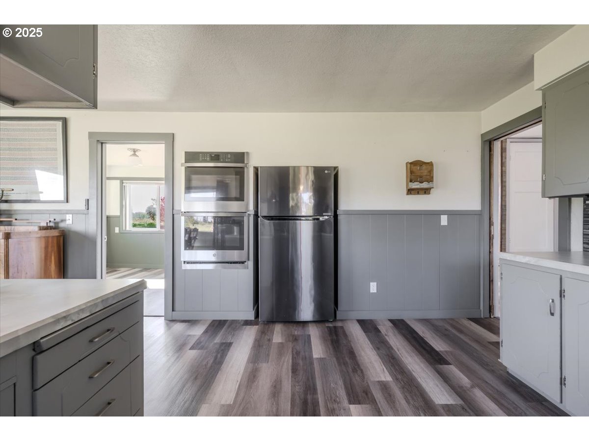 8668 Stayton Rd Se Property Photo 12