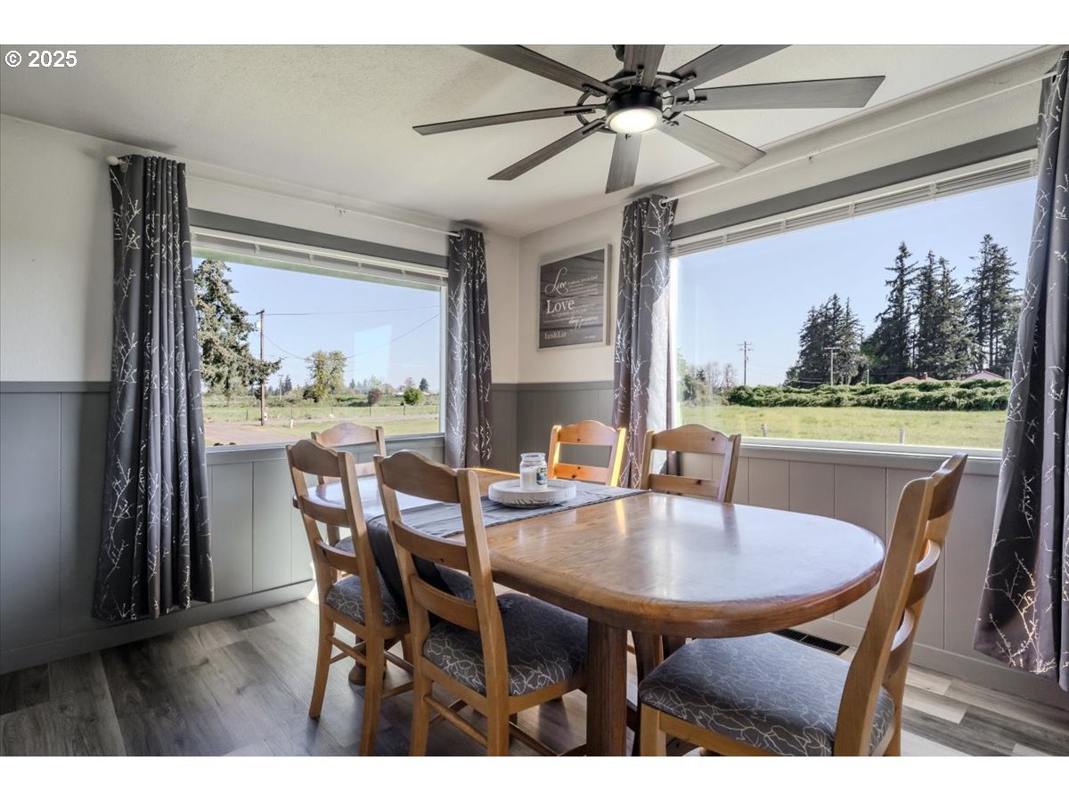 8668 Stayton Rd Se Property Photo 13