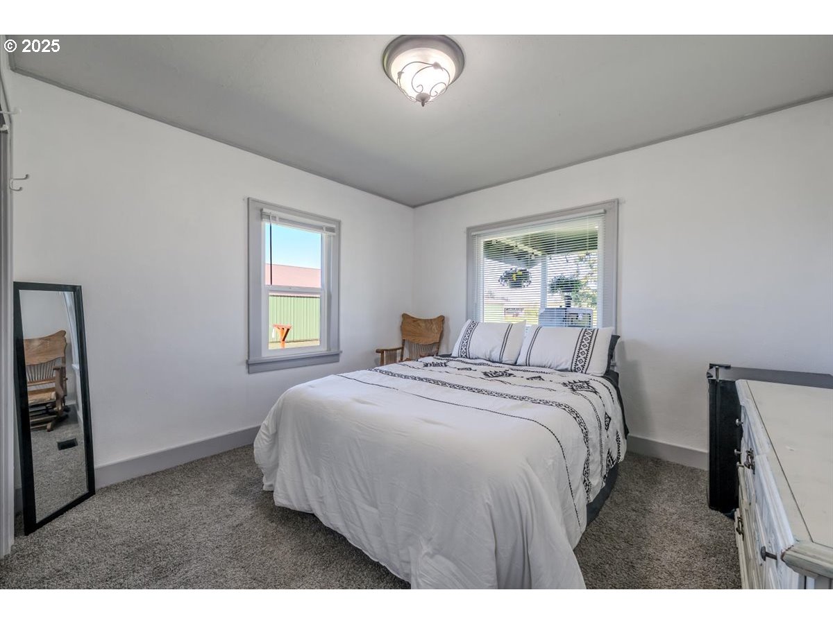 8668 Stayton Rd Se Property Photo 16