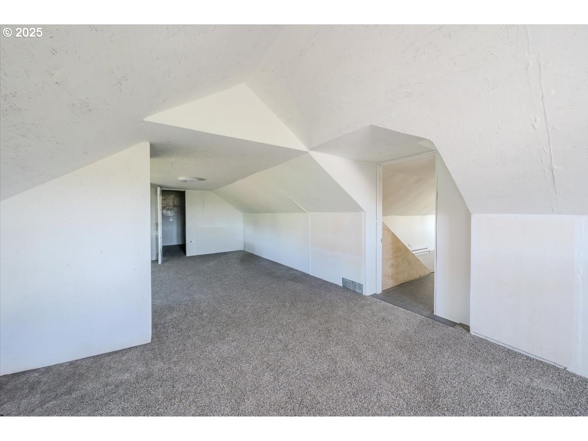 8668 Stayton Rd Se Property Photo 21