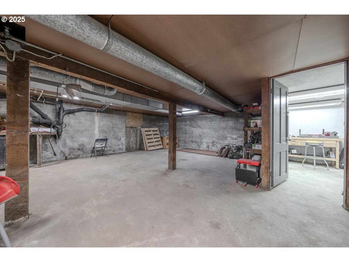 8668 Stayton Rd Se Property Photo 27