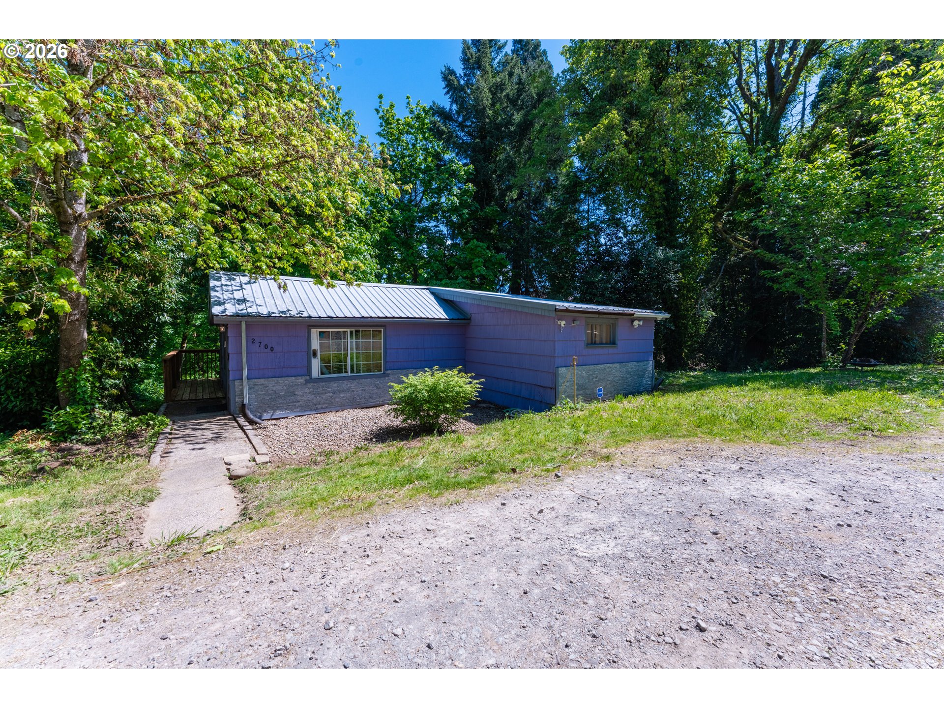 2700 Underhill Ln Property Photo 1