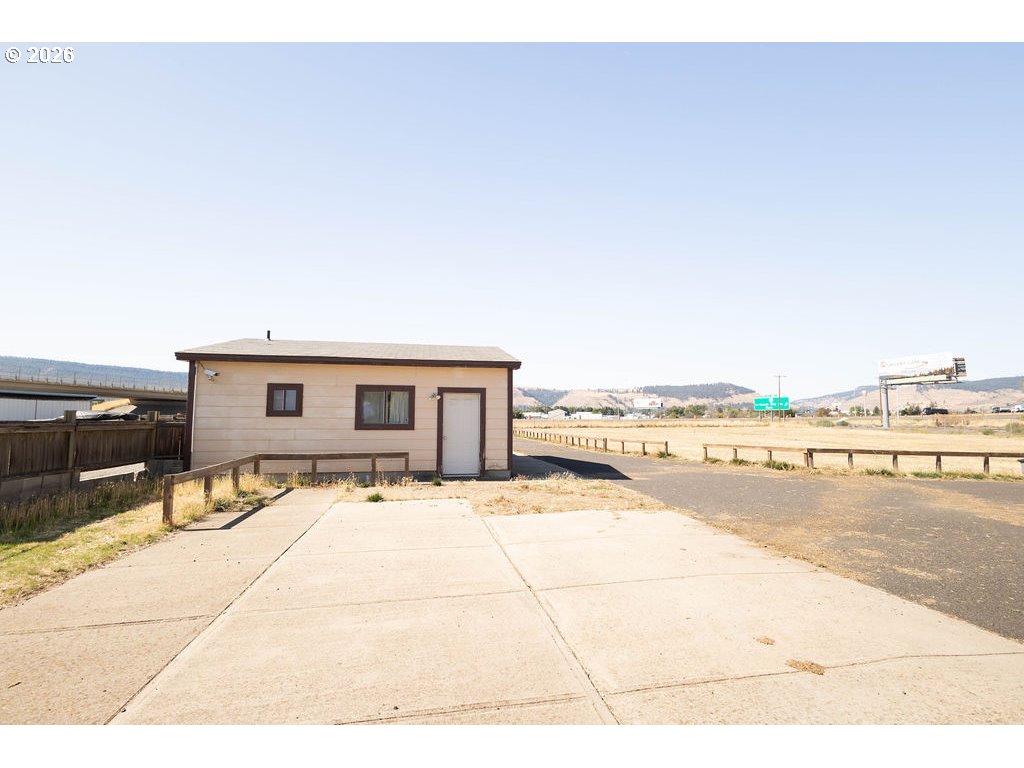 1506 26th St Property Photo 8