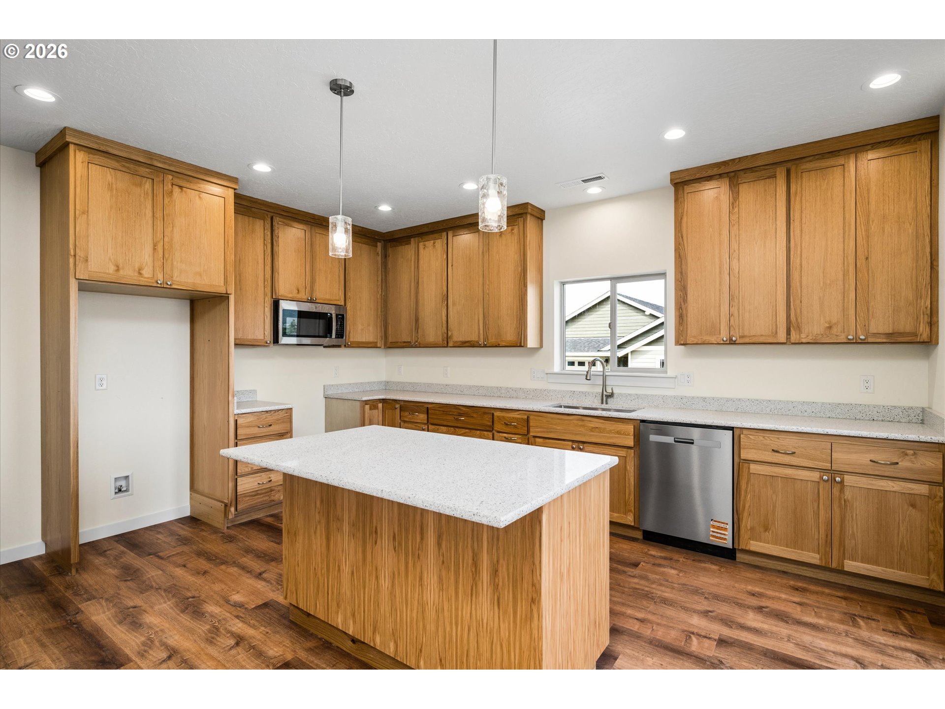 763 Boulder Loop Property Photo 8