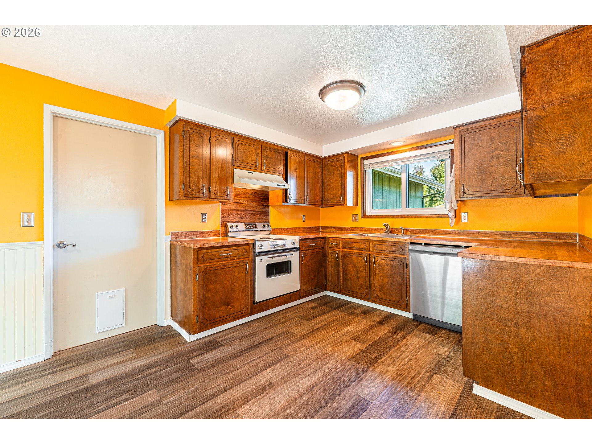 6323 B St Property Photo 7